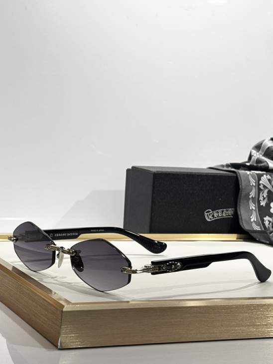 Picture of Chrome Hearts Sunglasses _SKUfw75976554fw